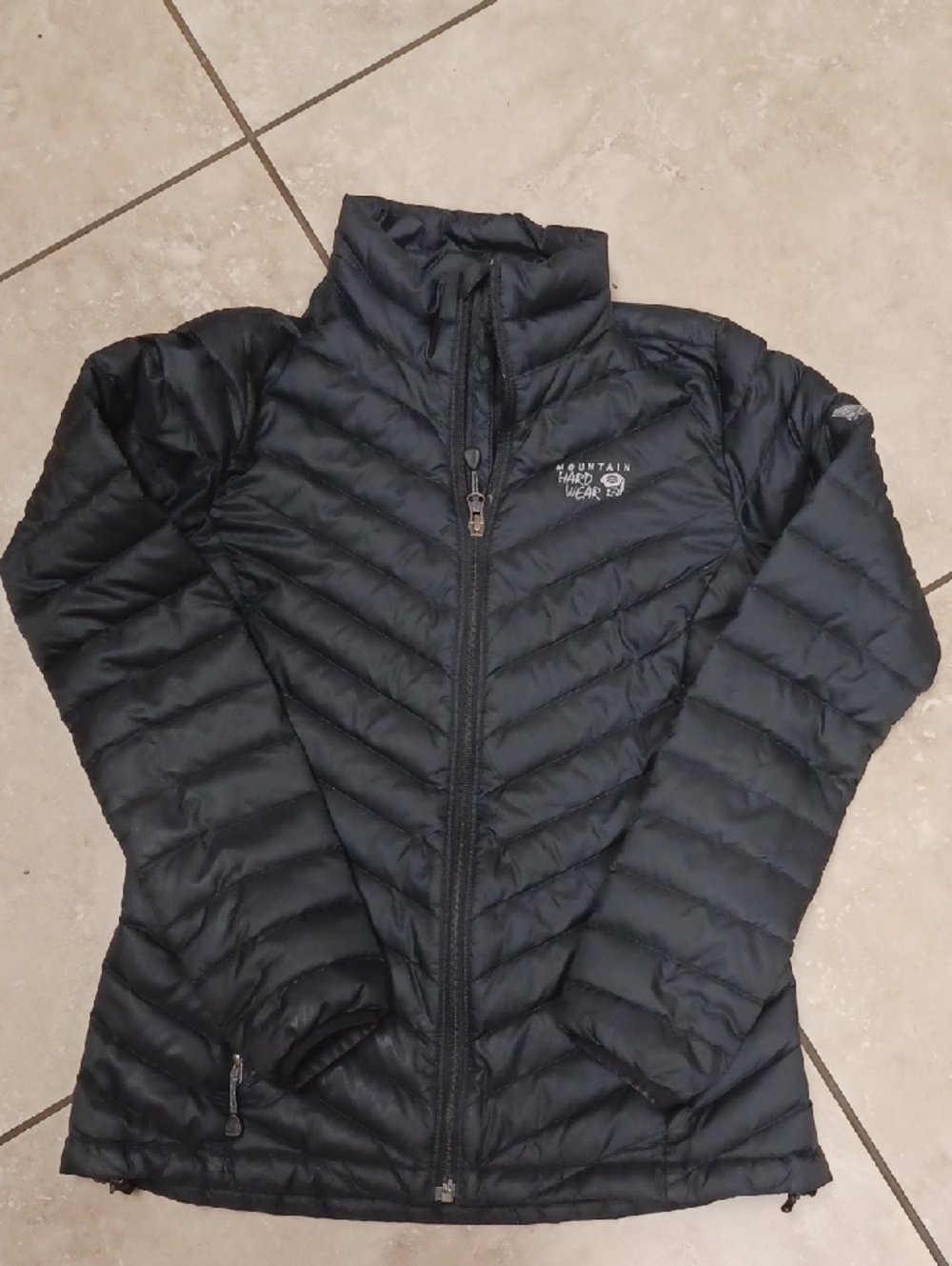 800 Fill Mountain Hardwear Women's Black Puffer Jacket, Size XS